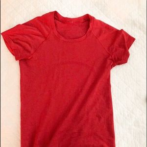 LULULEMON SWIFTLY TECH SHORT SLEEVE SHIRT- Dark red